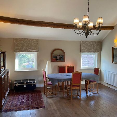 La Bruyere Du Coq Stables Guest House Sart-Dames-Avelines Bagian luar foto